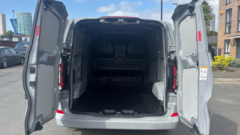 Ford Transit Custom E-320 L1 Rwd 100kW 65kWh H1 Van Limited Auto